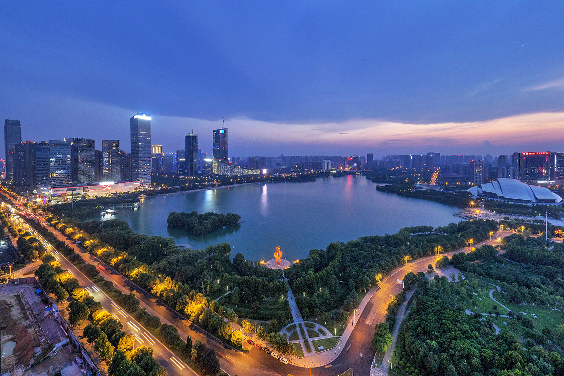 合肥,位于我国安徽省中部,是一座具有悠久历史和丰富文化底蕴的城市.