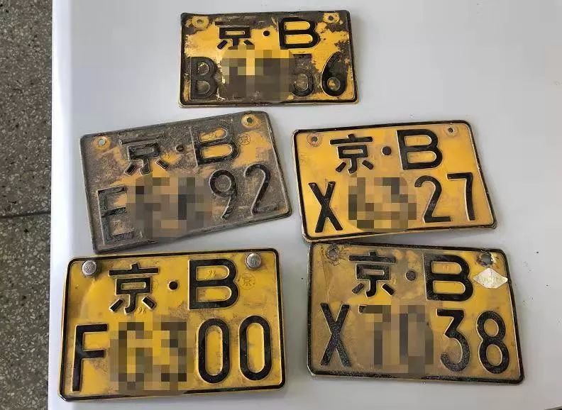 驾驶伪造号牌摩托车 5名外卖骑手被拘留