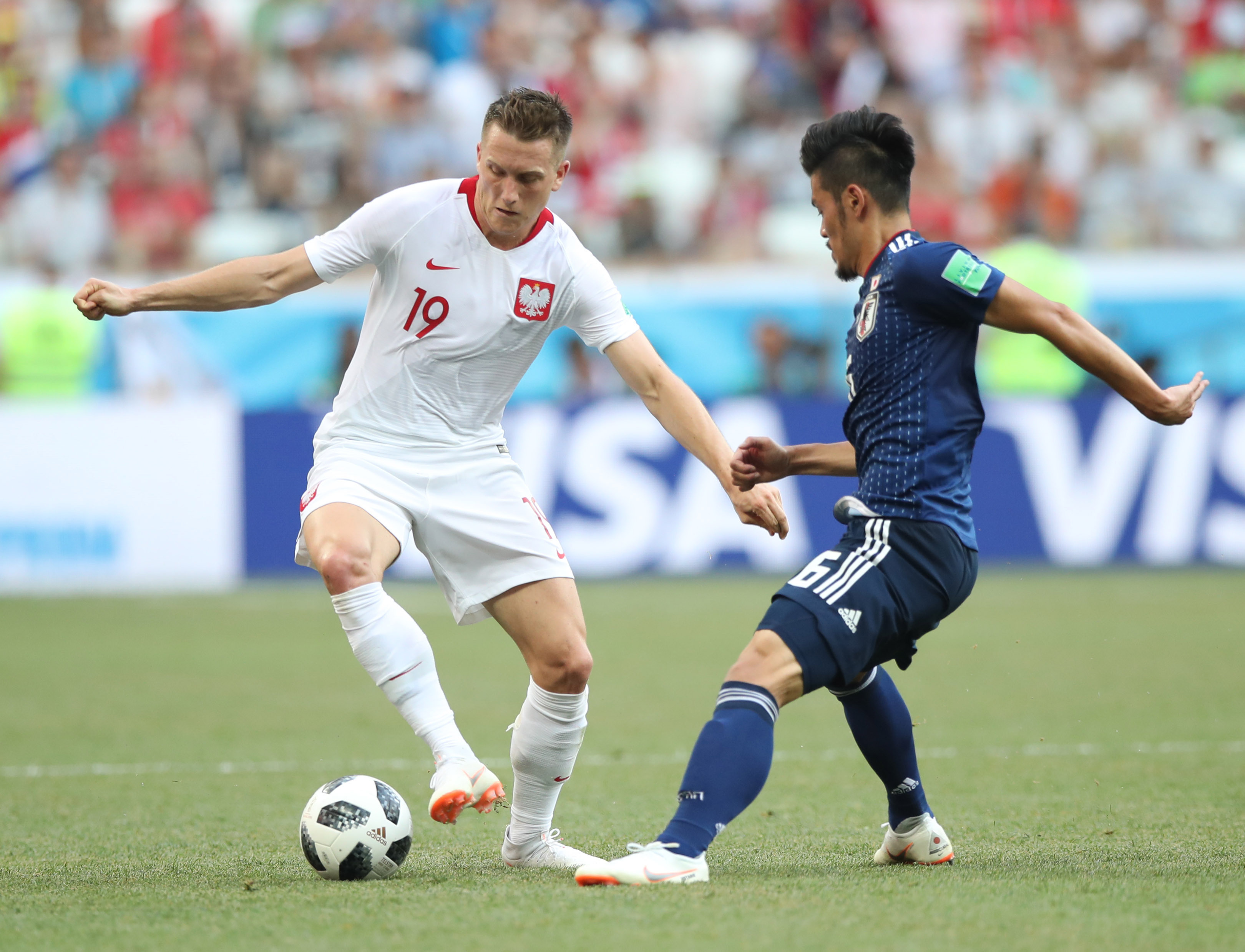 足球——h组:日本队对阵波兰队(34)