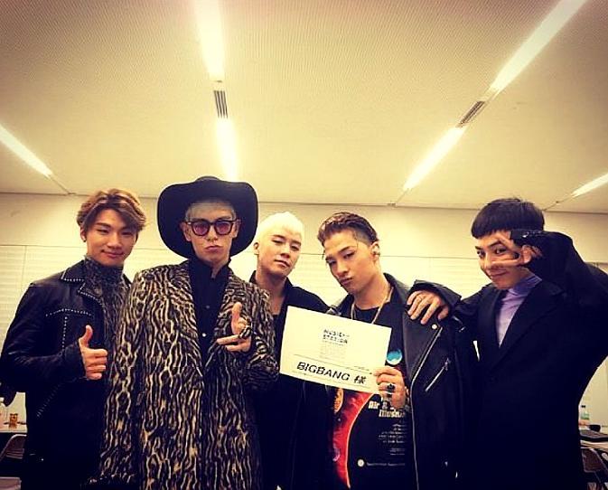 bigbang五人合照.