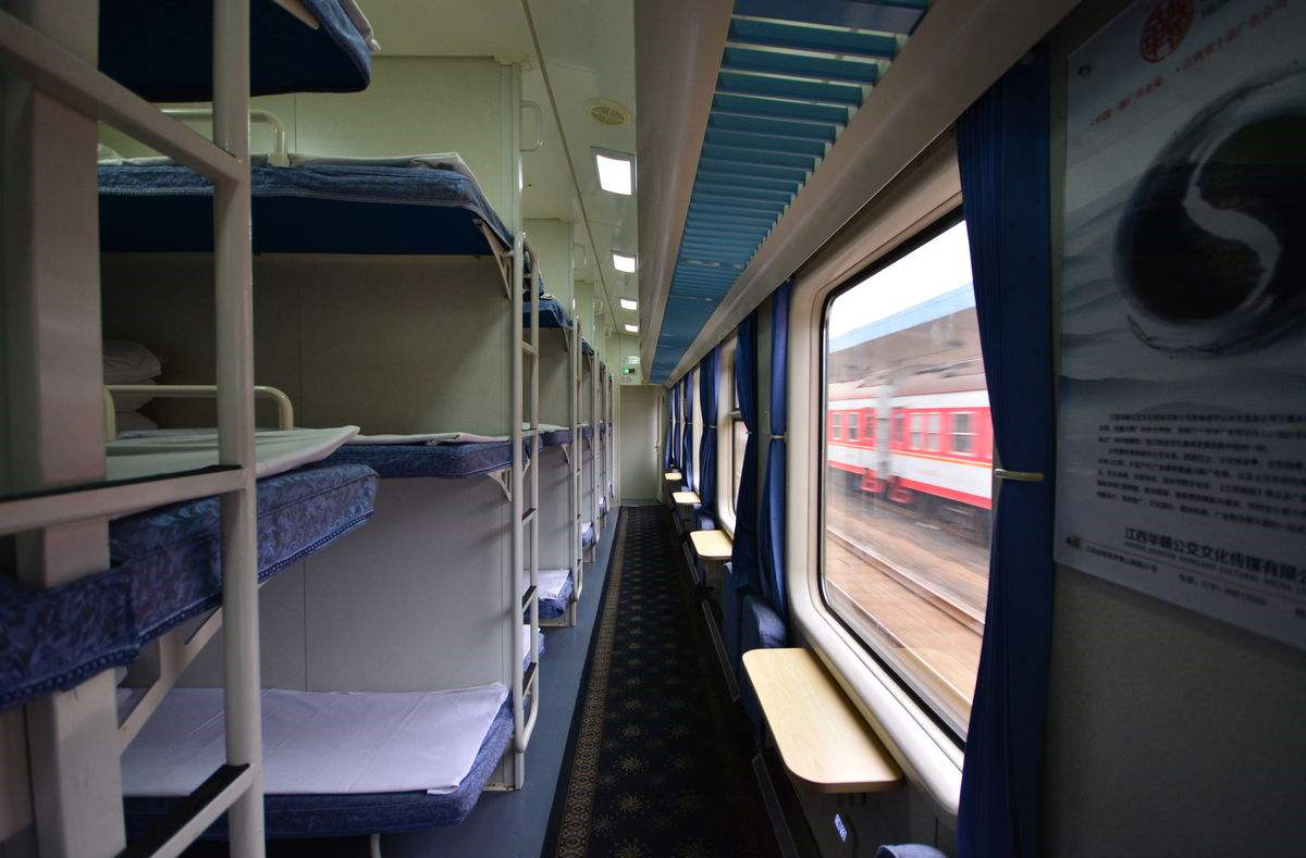 坐卧铺时,为什么乘务员要把车票统一收起来?其中有两个原因