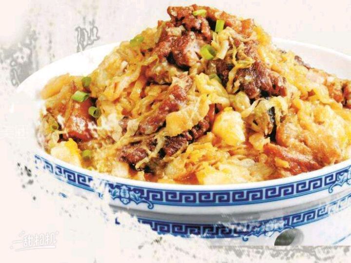 巴盟特色排骨五花肉烩酸菜