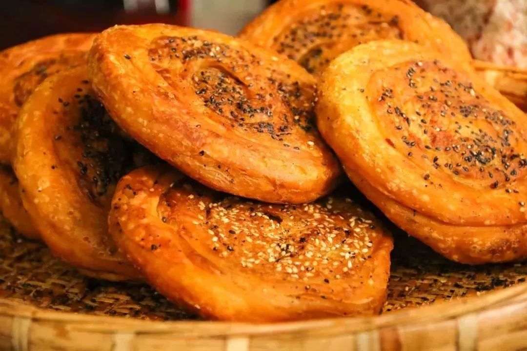 牛肉锅盔8元,猪肉7元,我更喜欢牛肉锅盔!