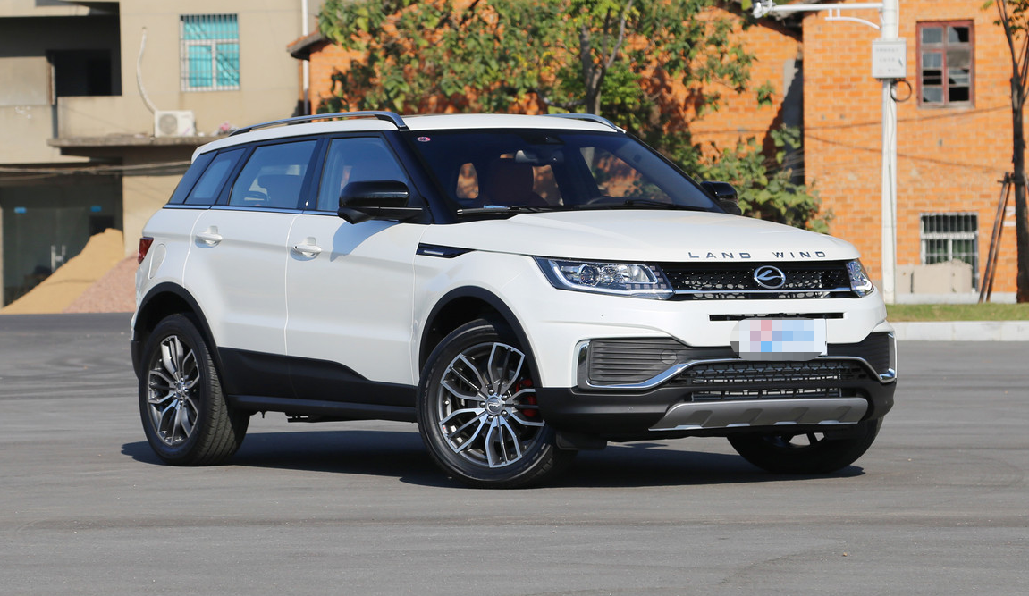 陆风-陆风x7,线条很流畅,外观大气,透漏着霸气和时尚