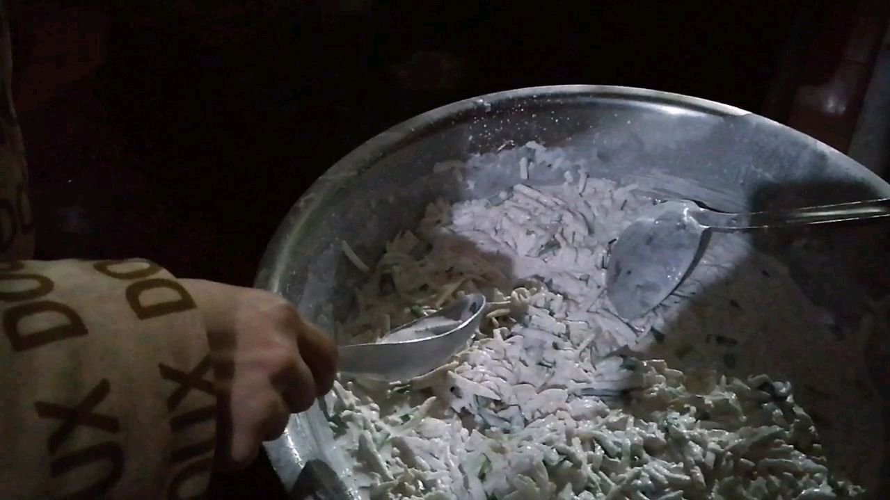 过年肉吃太多了,做些芋头糍粑吃下,好吃又美味!