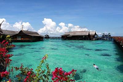 卡帕莱岛位于马来西亚东端,海水晶莹剔透