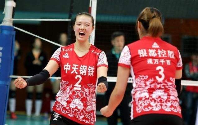 身材高大的张常宁走在会场上十分引人瞩目