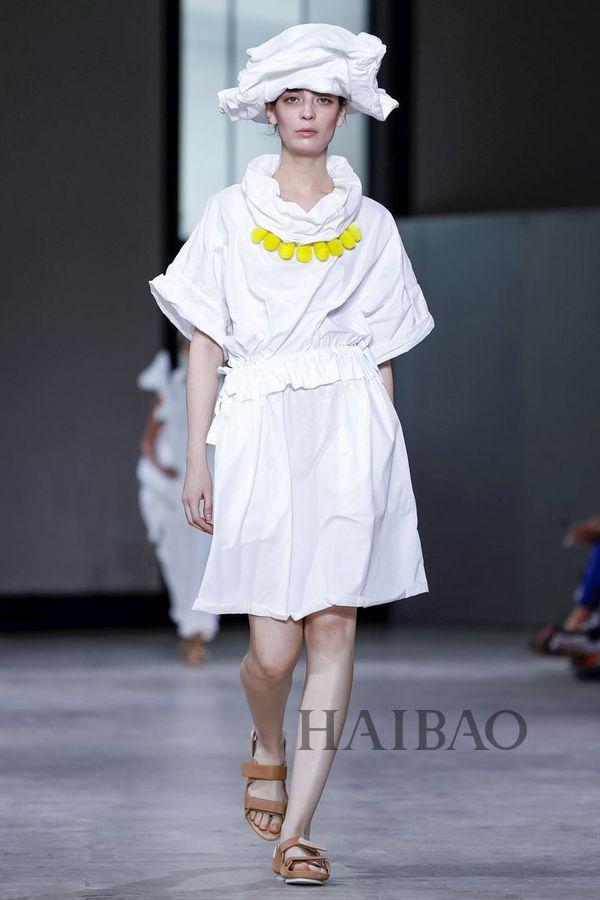 三宅一生 (issey miyake) 2019春夏女装秀,海报网带你亲临巴黎时装周