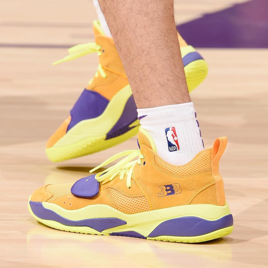 湖人球鞋秀-"莺歌"致敬科比crazy ii 詹姆斯lebron16实战最强