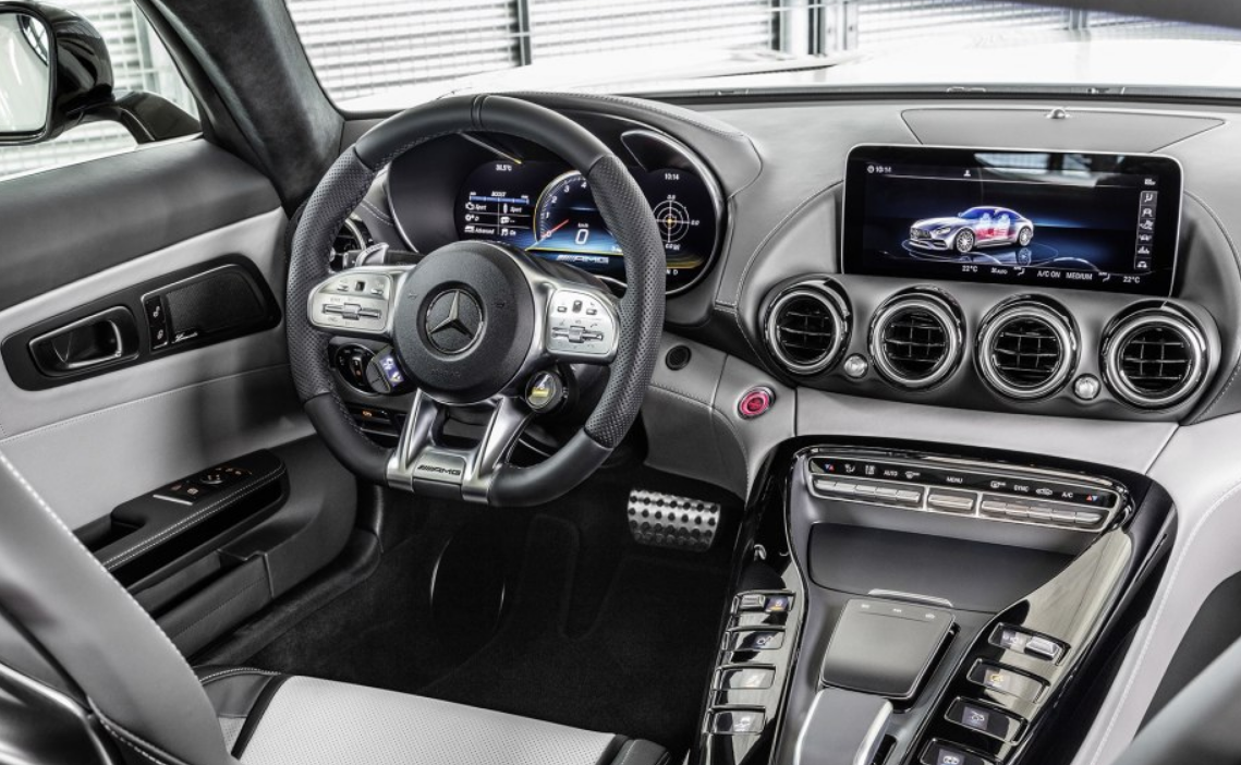 奔驰amg gt2020款的中控,看起来很豪华哇