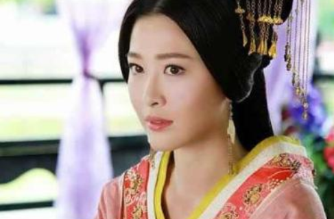 平阳公主,是李渊的女儿,李世民的姐姐,这个公主也是受尽天下人爱戴
