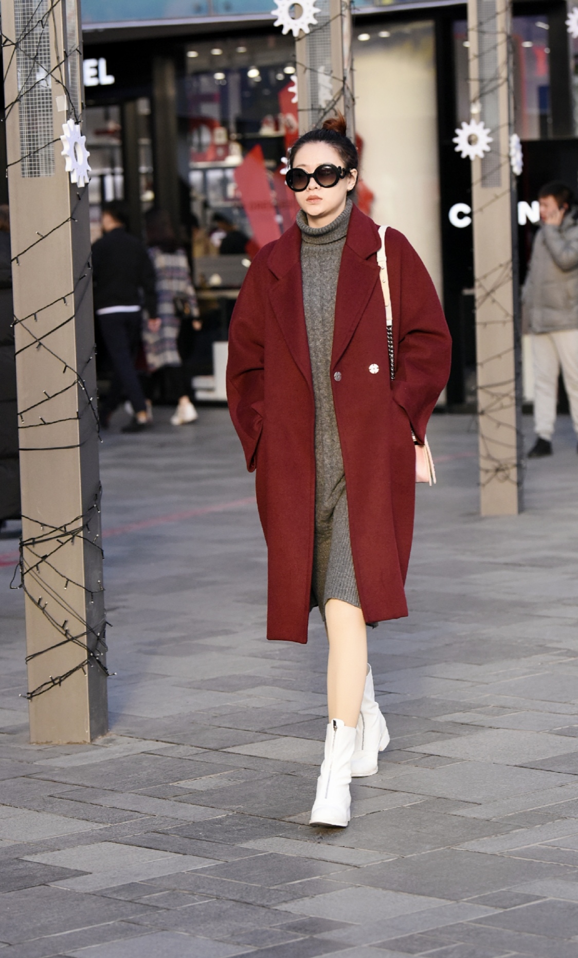 北京街拍:冬天穿大衣的小姐姐,优雅气质又有女人味