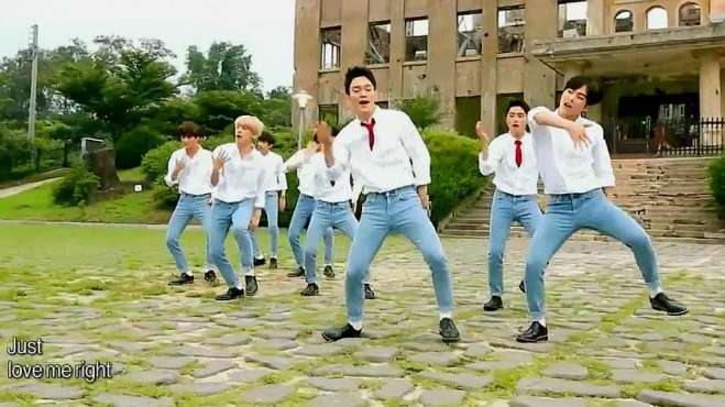 [图]EXO《LOVE ME RIGHT》，男生最难驾驭单品牛仔裤，在九锥身上超帅