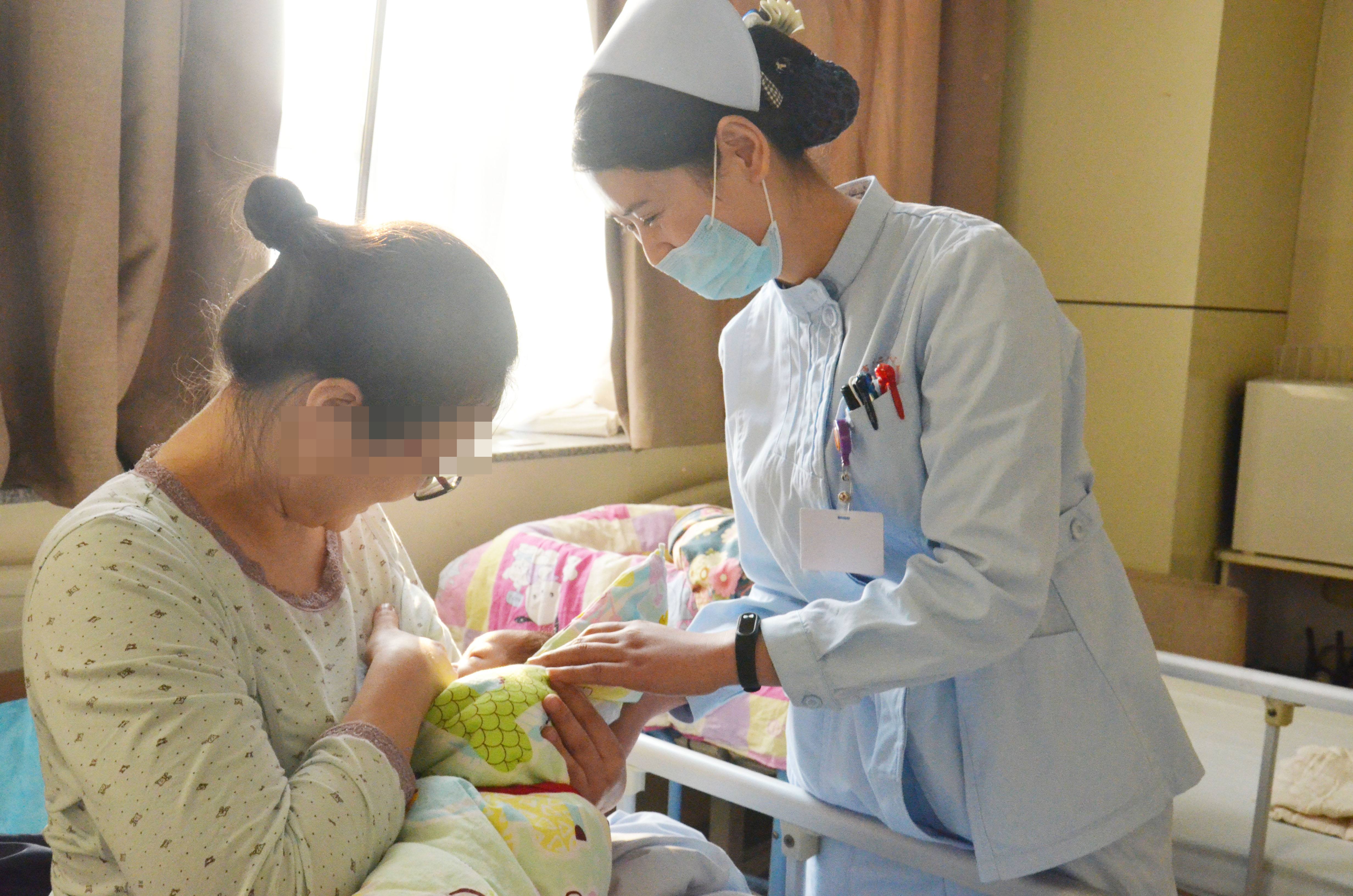 产妇刚生完孩子想"上大号",护士听完流冷汗,紧急安排抢救