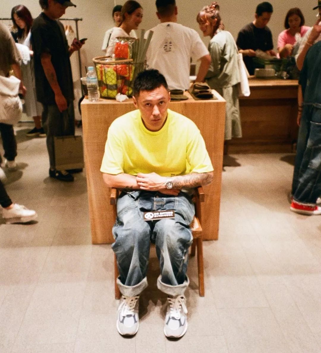 多次联名匡威和adidas,带火新百伦!其实余文乐没有你想的那么糟