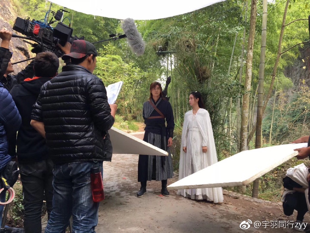 新版《神雕侠侣》电视剧已经杀青,后期将继续潜心制作