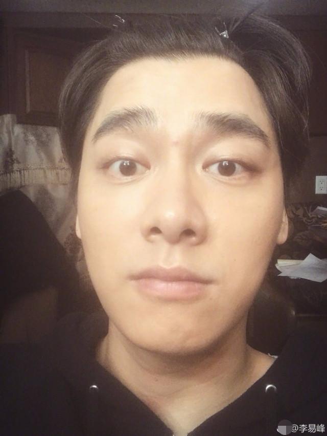 李易峰晒直男自拍称少年,却被网友一脸嫌弃