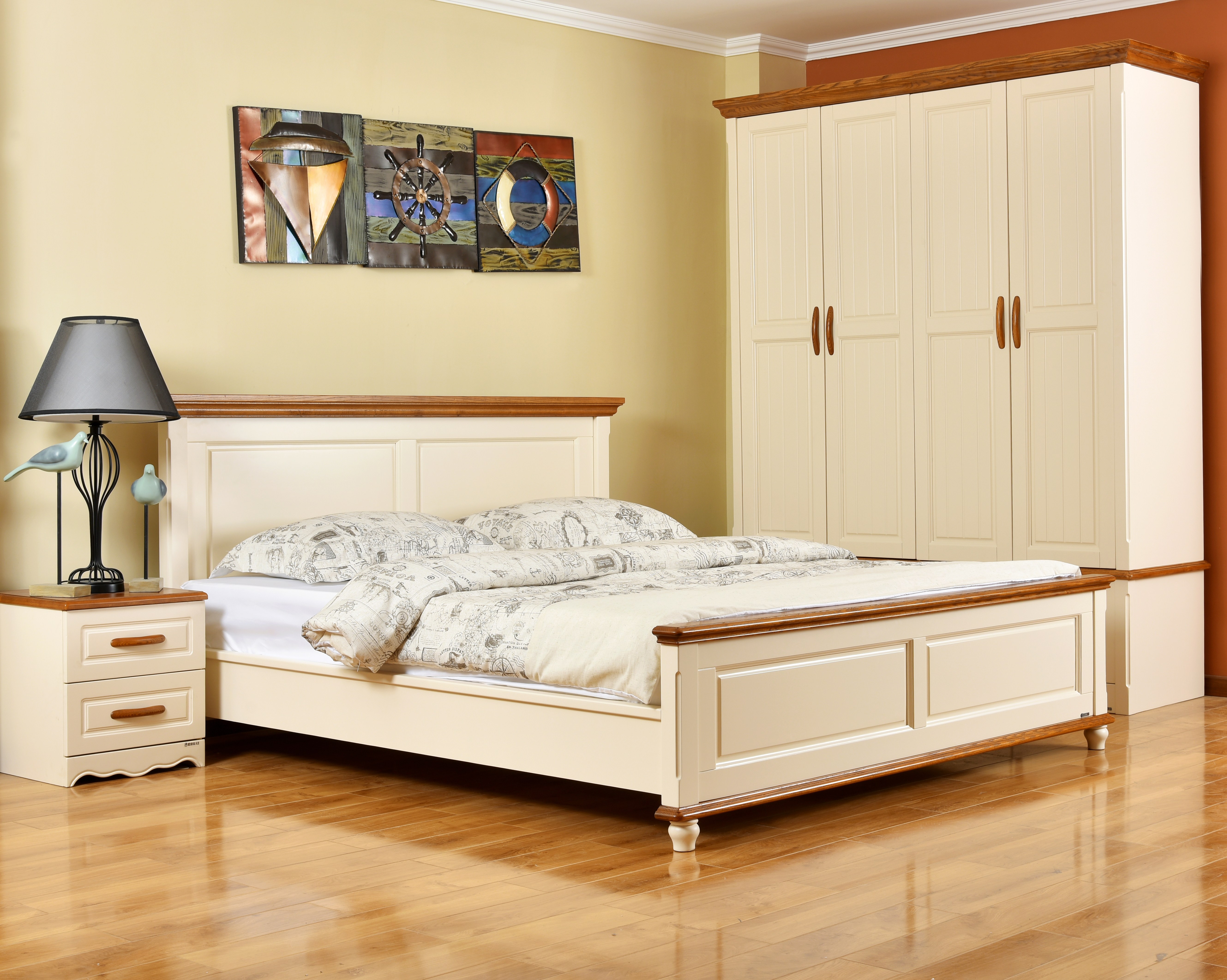 卧室衣柜是不能装到顶的,开始不明白,听懂的人讲完才知错了!