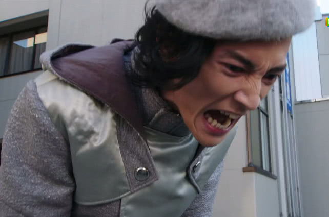 假面骑士演技爆发时刻,白沃兹咆哮出镜,彻底崩溃的乌尔成影帝!