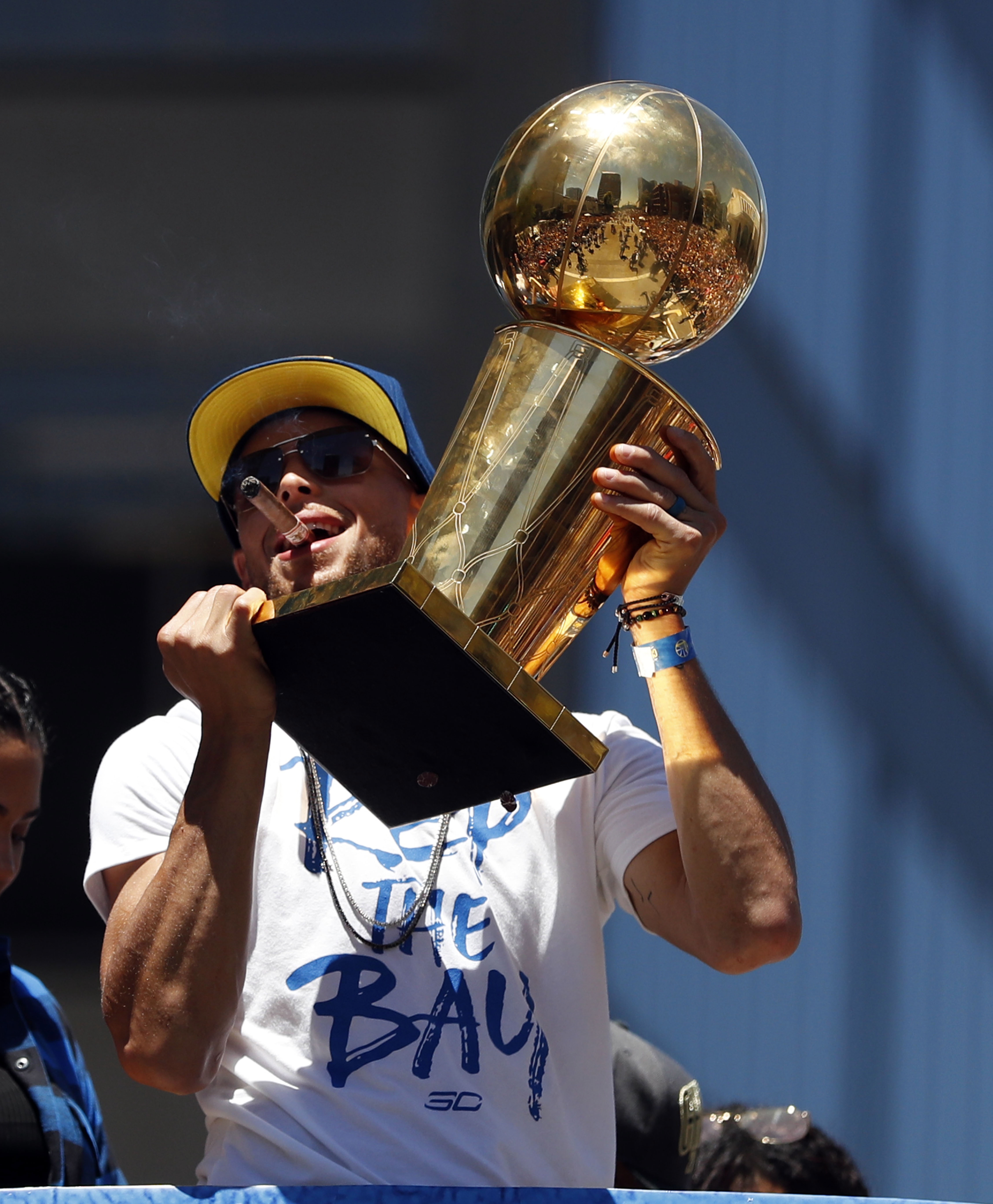 篮球——nba:金州勇士队巡游庆夺冠(20)