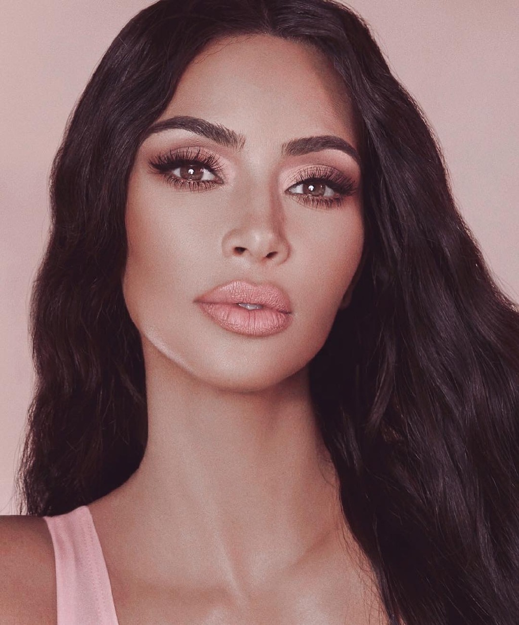 因为"反人类身材"曾被嘲俗艳,卡戴珊现在真高级,这才叫逆袭!