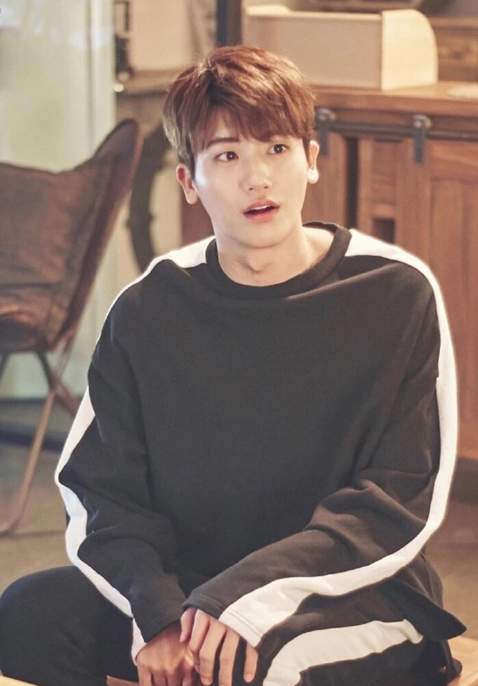 爱豆朴炯植以演员展现了多样魅力,韩媒爆其将在6月入伍!