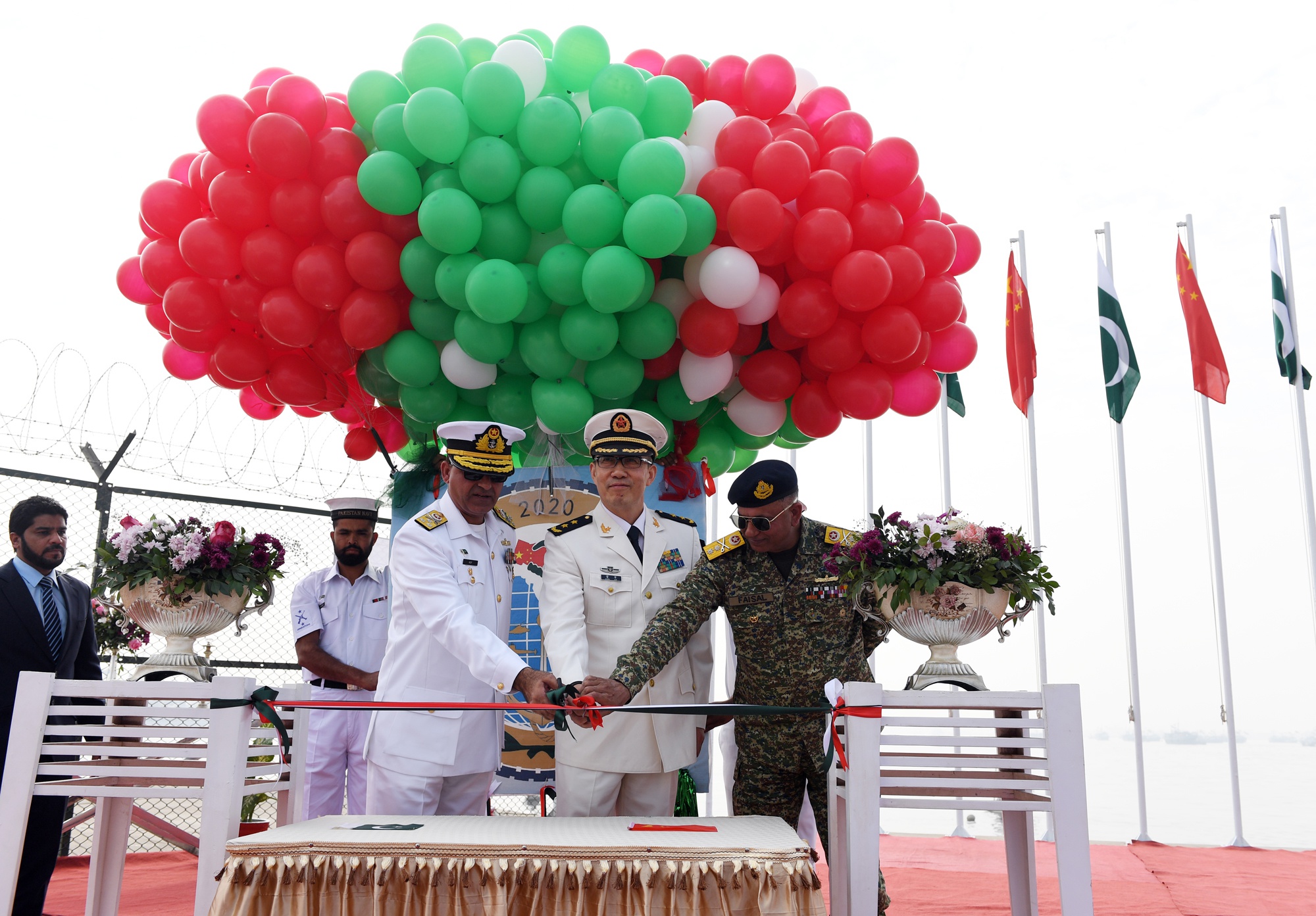 2020中巴联合军演,052d,054a齐上阵,巴铁:中国军舰真威风!