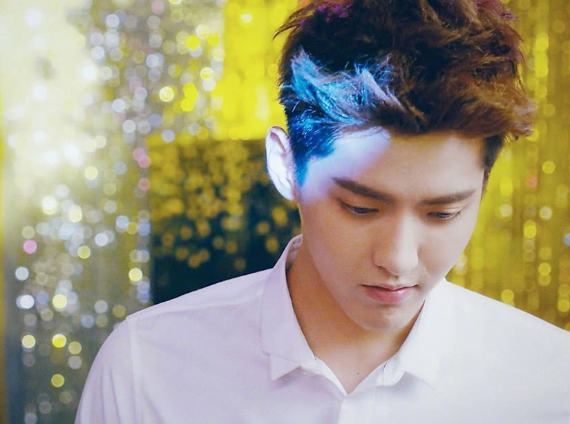 杨超越吴亦凡互动引关注,她也去了现场无人关心,资历抵不过人气