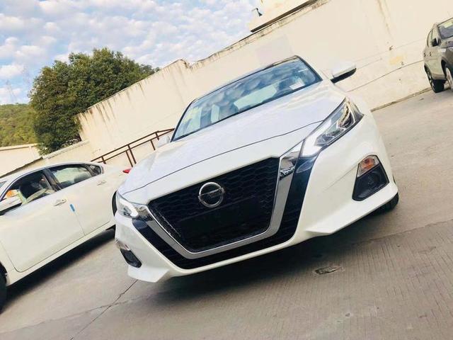 首台白色天籁到店!颜值超雅阁和帕萨特,2.0t才卖21.58万