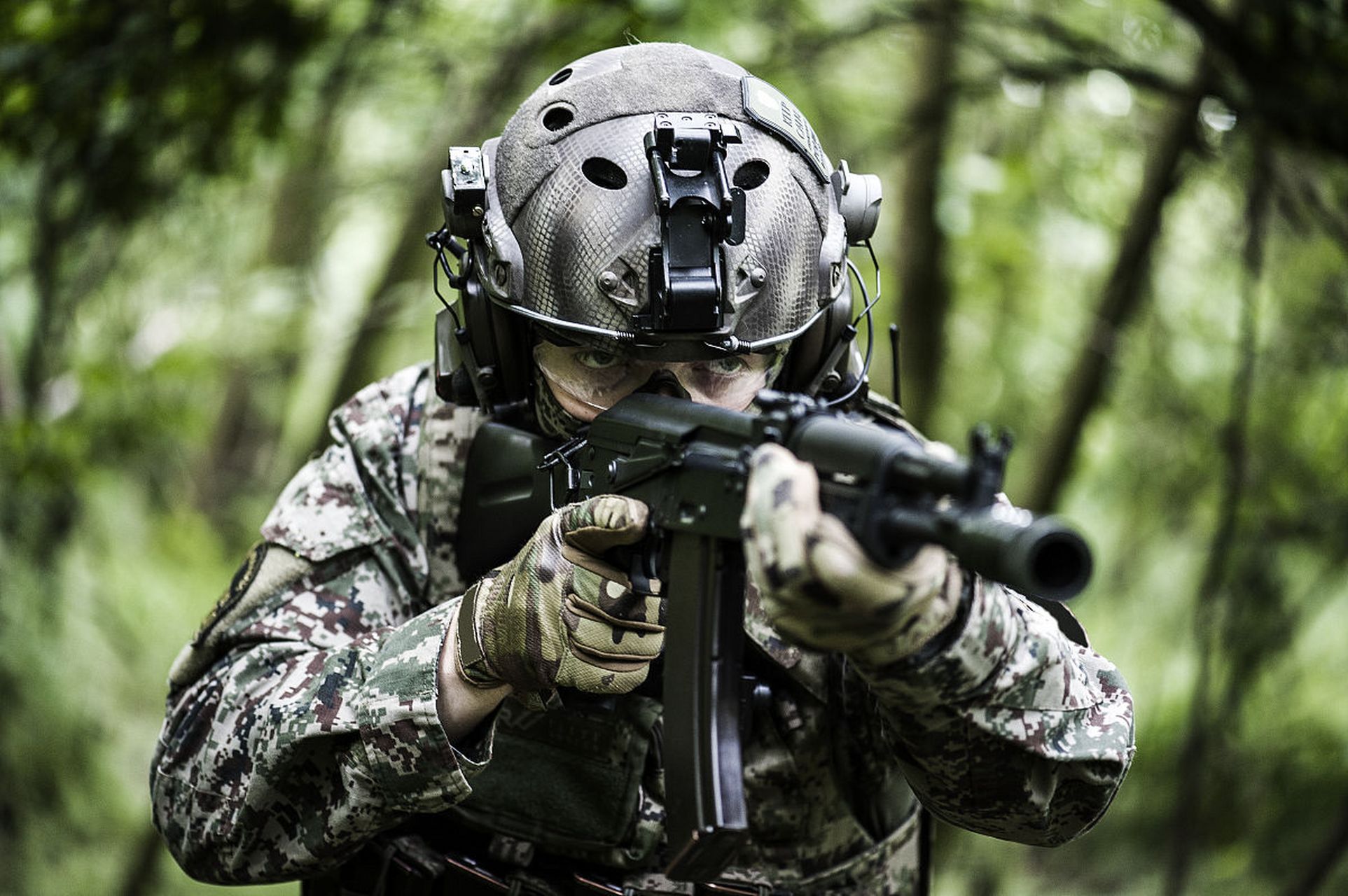 电视剧《我是特种兵之狼牙》中的"狼牙特种部队"原型是中国人民解放军