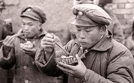 二戰,美軍的伙食最豪華,日軍的很豐盛,中國呢?糟糕的讓人心疼