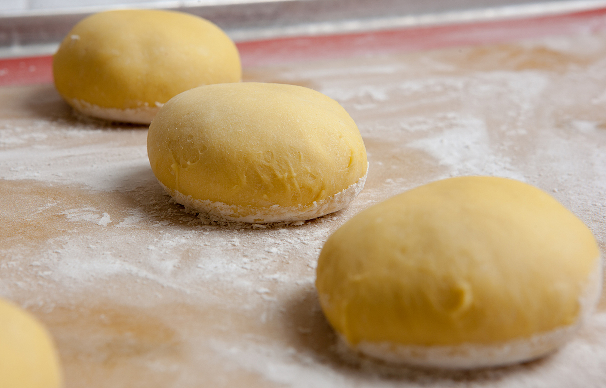 糯玉米面窝头作为冬季早餐的首选,具有高营养价值,易于消化,独特口感