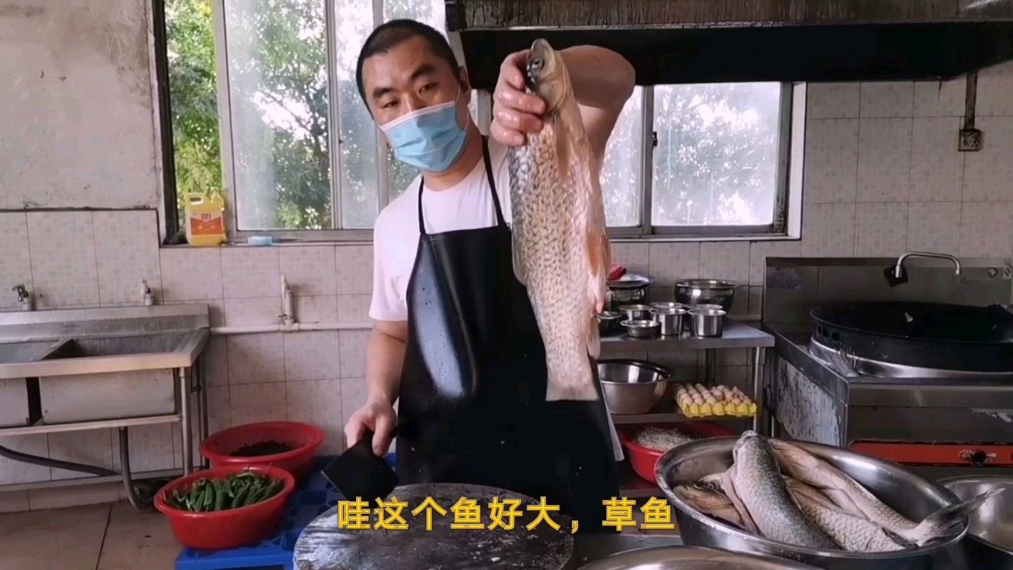 实拍工厂食堂大锅菜,香辣水煮鱼,苦瓜肉片,空心菜,这菜真下饭