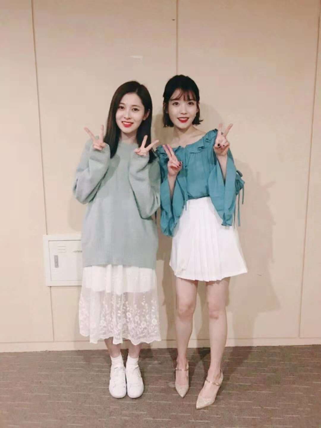 iu无视人气低的后辈?后辈直言我依旧爱她,iu帅气回击打脸网友