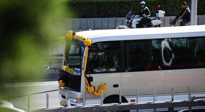 金边国际机场,西哈努克的灵柩从飞机转移至灵车.