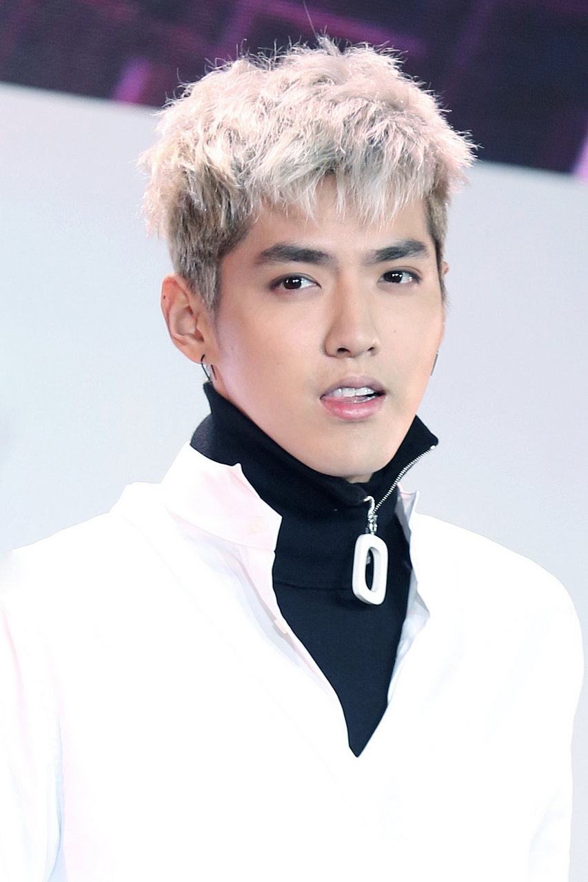 吴亦凡自己把人生剧本写成了年代剧!