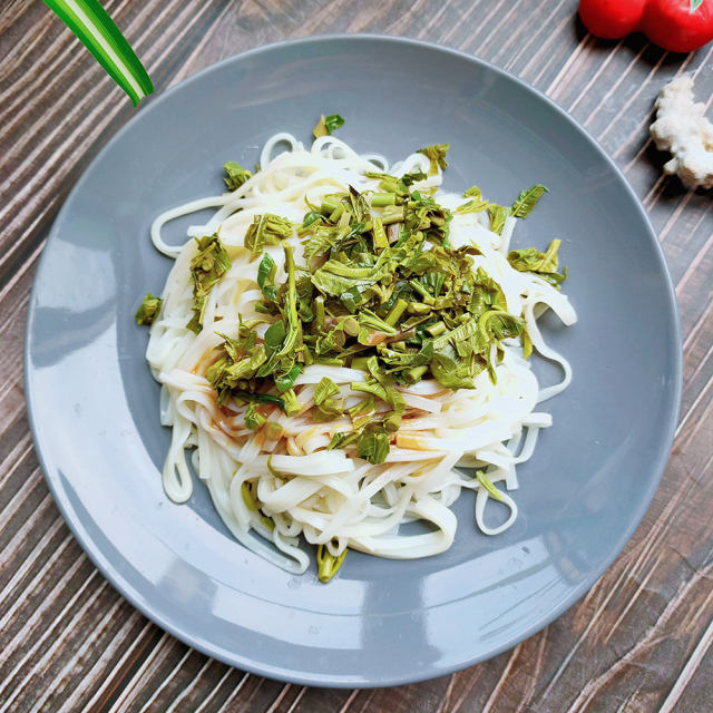 香椿芝麻酱拌面,不可错过的美食,好吃的不得了