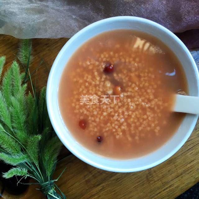 红豆小米粥,美味养胃,养颜又补血