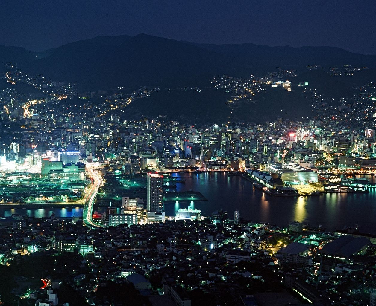 日本评出全球最美三大夜景,日本长崎排第三,中国这座城市居首!