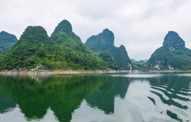 广西这处鲜为人知的奇山秀水,被誉为中国下龙湾,你看美不美?