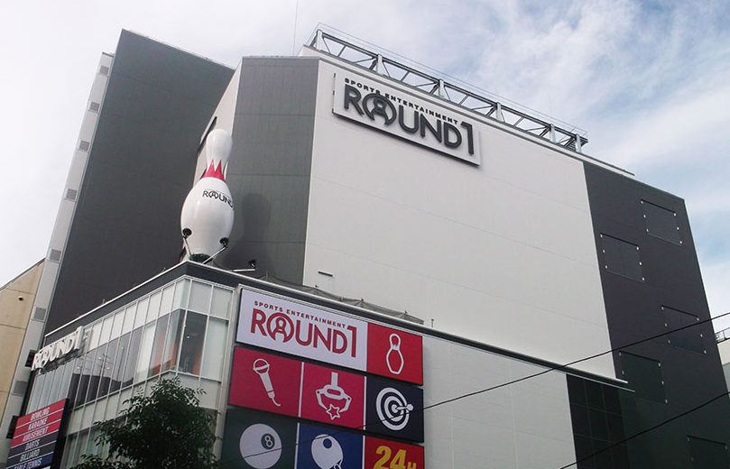 round1是日本知名的娱乐中心,里面有多种多样的游乐设施,不管是跟家人