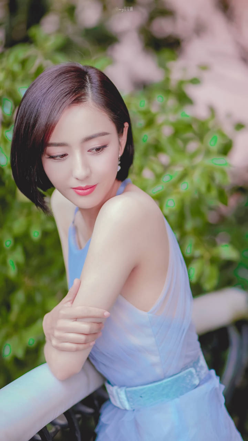 他是佟丽娅杨幂都要感谢的人,出道以来黑料不断,今成著名编剧!