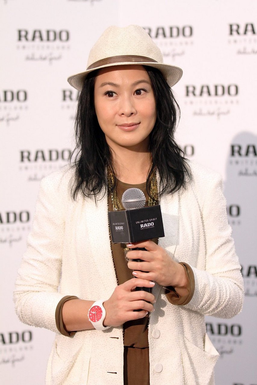 刘若英跟自己老公的生活状态,真的很像合租,在一个屋檐下没啥沟通的