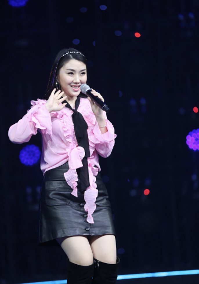 歌手肖洋坦言望当一名音乐老师 追梦路上一往无前