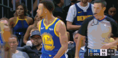 超暖心一幕!对手疑似受伤一瘸一拐,库里立刻主动犯规终止比赛