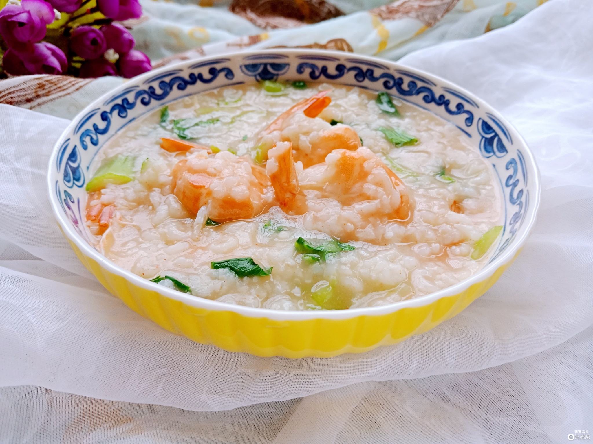 营养无敌海鲜粥!食材一定要选得新鲜,适合身体比较虚的年轻人!