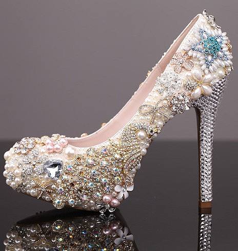 12星座专属婚纱 水晶鞋图片