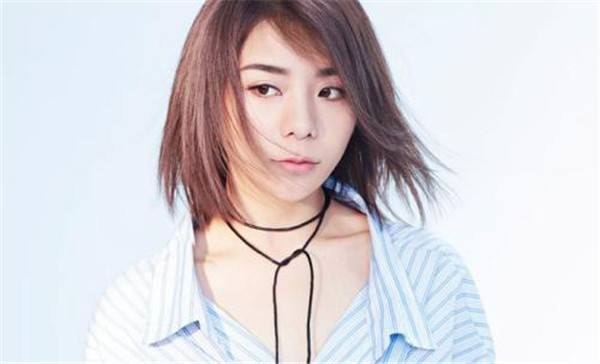 她拥有难得的好嗓音,并且还会作词作曲,如今承包影视剧主题曲