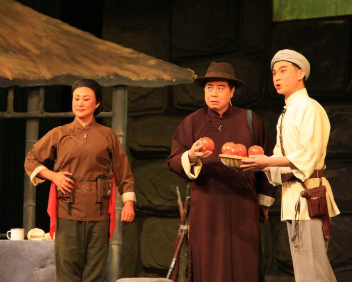 1930年,杨虎城任陕西省政府主席,这时候赵和民以学生代表的身份
