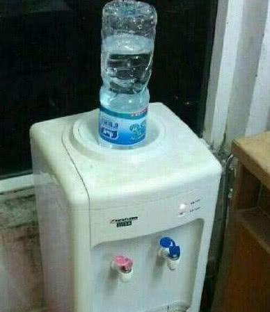 大学宿舍的"奇葩"发明,越看越想笑,网友:脑洞真大,社会人才